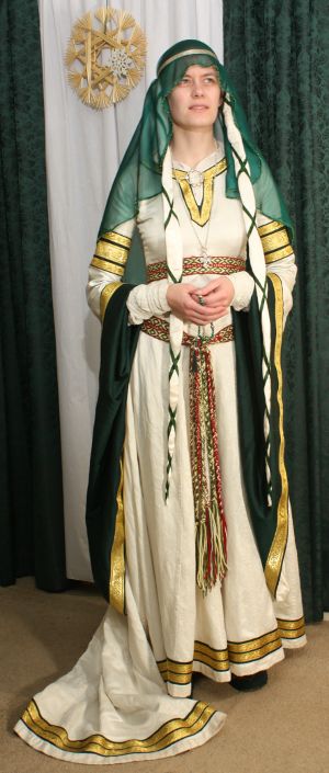 AnnOtherDay 12th c. Wedding Dress